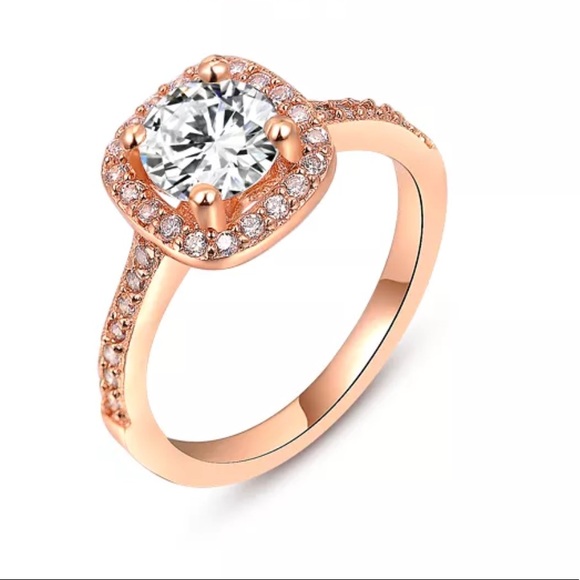 Jewelry - NEW 18k rose gold ring with white topaz